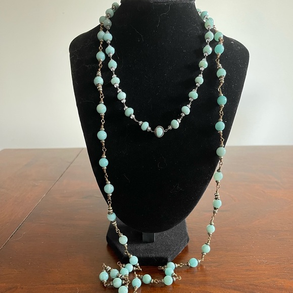 Set of 2 necklaces one chocker and one flapper length turquoise glass beads - Picture 2 of 3